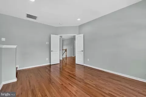 Entry Way - 43314 Fullerton St, Ashburn, VA 20147 photo 5 of 5