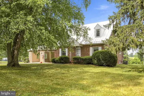 17751 Harmony Church Rd, Hamilton, VA 20158