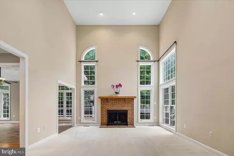 Living - 42855 Chatelain Cir, Brambleton, VA 20148 photo 3 of 6