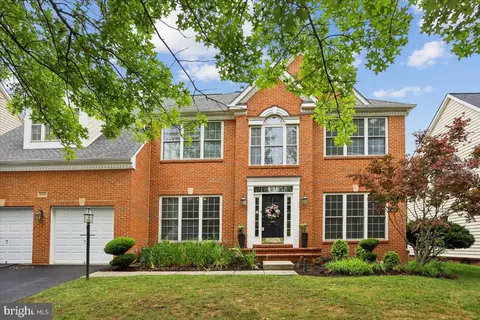 Exterior - 42855 Chatelain Cir, Brambleton, VA 20148 photo 2 of 18