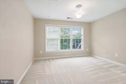 Bedroom - 42855 Chatelain Cir, Brambleton, VA 20148 photo 4 of 5
