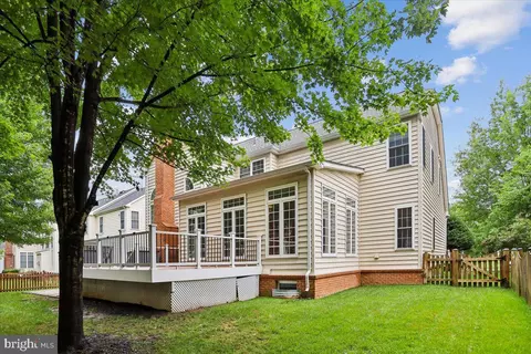 Exterior - 42855 Chatelain Cir, Brambleton, VA 20148 photo 3 of 18