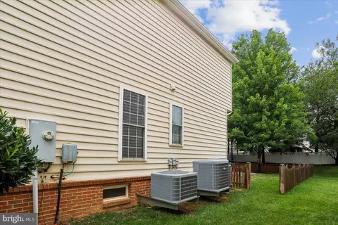 Exterior - 42855 Chatelain Cir, Brambleton, VA 20148 photo 12 of 18