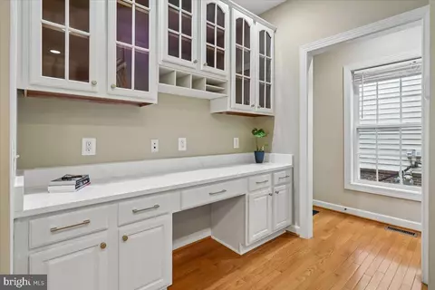 Entry Way - 42855 Chatelain Cir, Brambleton, VA 20148 photo 2 of 5