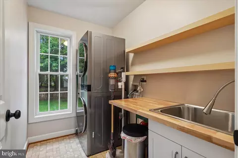 Other - 42855 Chatelain Cir, Brambleton, VA 20148 photo 9 of 32