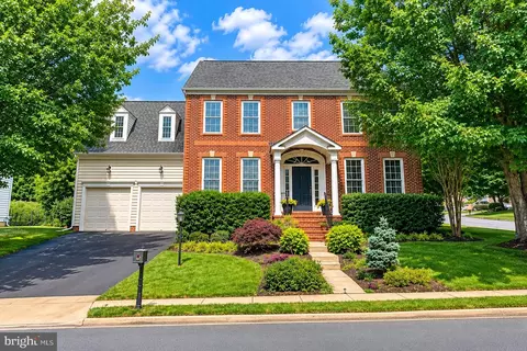20990 Hooded Crow Dr, Leesburg, VA 20175