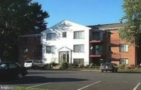 125 L Clubhouse Dr SW #8, Leesburg, VA 20175