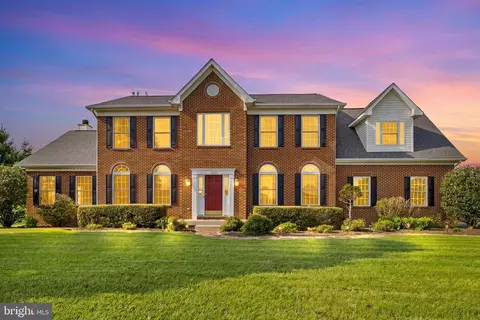 12025 Lindsey Corner Ln, Lovettsville, VA 20180