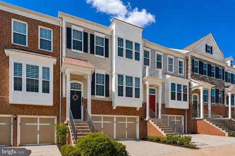 43629 White Cap Ter, Chantilly, VA 20152
