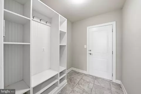 Entry Way - 22883 Eileen Sq, Sterling, VA 20166 photo 4 of 16