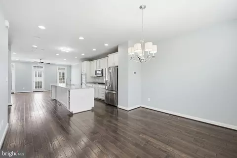 Entry Way - 22883 Eileen Sq, Sterling, VA 20166 photo 11 of 16