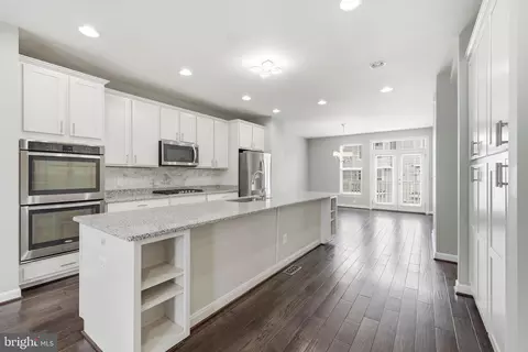 22883 Eileen Sq, Sterling, VA 20166