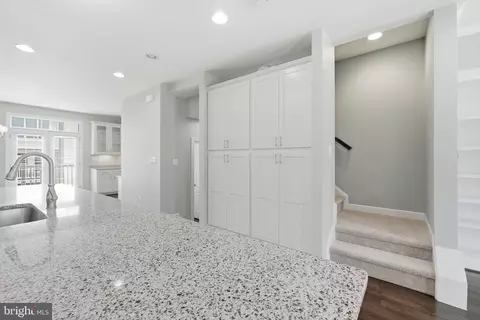 Entry Way - 22883 Eileen Sq, Sterling, VA 20166 photo 10 of 16