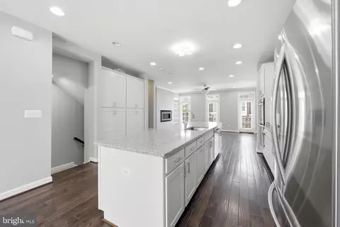 Entry Way - 22883 Eileen Sq, Sterling, VA 20166 photo 7 of 16