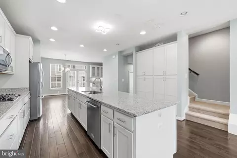 Entry Way - 22883 Eileen Sq, Sterling, VA 20166 photo 6 of 16