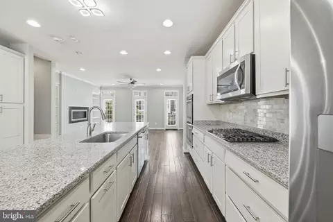 Entry Way - 22883 Eileen Sq, Sterling, VA 20166 photo 8 of 16
