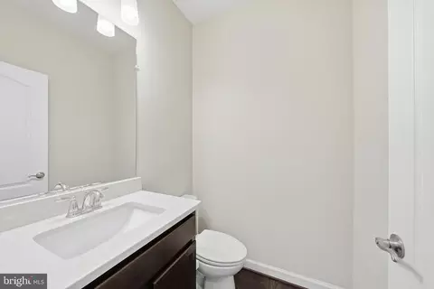 Entry Way - 22883 Eileen Sq, Sterling, VA 20166 photo 15 of 16