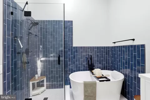 Bath - 43885 Laburnum Sq, Ashburn, VA 20147 photo 4 of 6