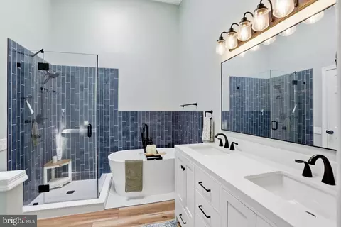 Bath - 43885 Laburnum Sq, Ashburn, VA 20147 photo 3 of 6