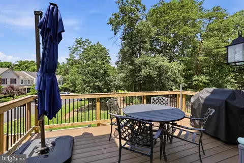 Exterior - 43885 Laburnum Sq, Ashburn, VA 20147 photo 3 of 6