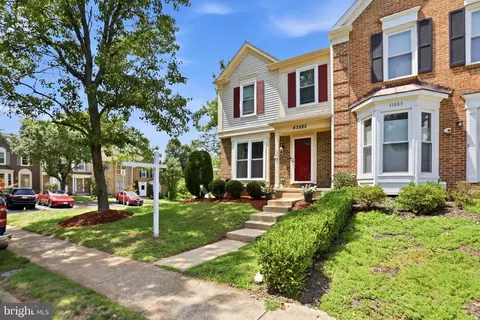 Exterior - 43885 Laburnum Sq, Ashburn, VA 20147 photo 2 of 6