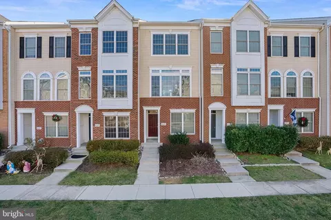 42633 Homefront Ter, Chantilly, VA 20152