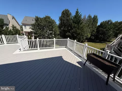Exterior - 42770 Conquest Cir, Brambleton, VA 20148 photo 3 of 9