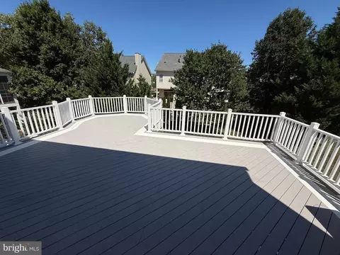 Exterior - 42770 Conquest Cir, Brambleton, VA 20148 photo 2 of 9