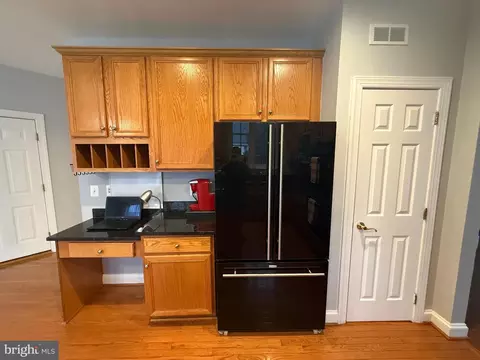 Kitchen - 42770 Conquest Cir, Brambleton, VA 20148 photo 4 of 5