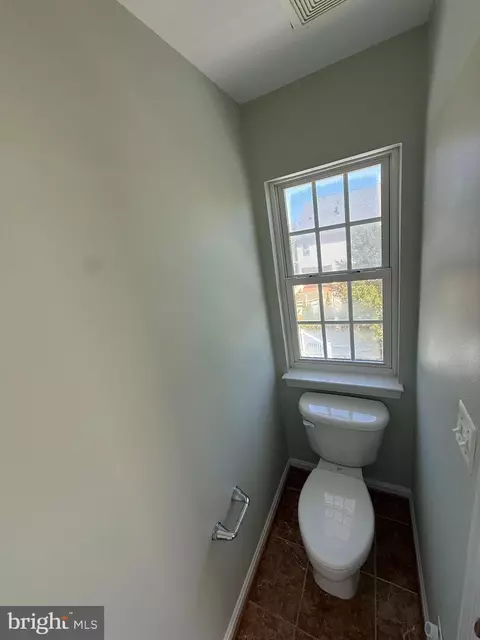 Entry Way - 42770 Conquest Cir, Brambleton, VA 20148 photo 4 of 4