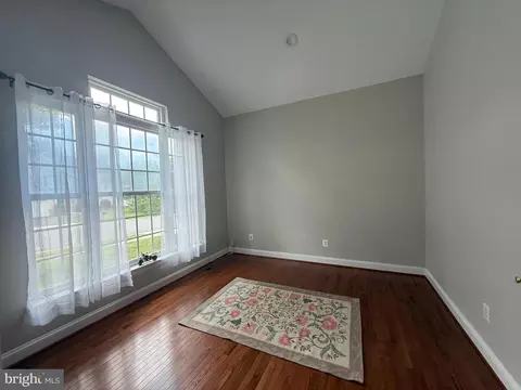 Living - 42770 Conquest Cir, Brambleton, VA 20148 photo 1 of 8