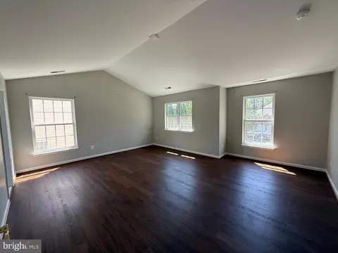 Living - 42770 Conquest Cir, Brambleton, VA 20148 photo 7 of 8