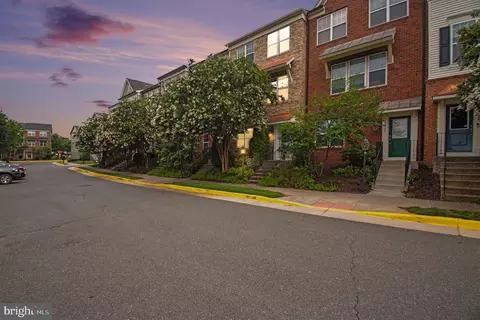 43920 Avenza Ter, Chantilly, VA 20152