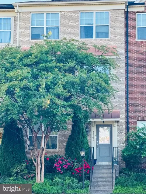 43920 Avenza Ter, Chantilly, VA 20152