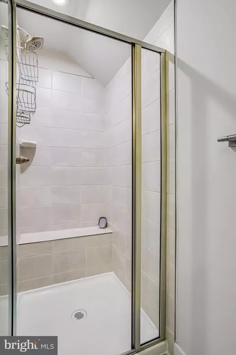 Bath - 46324 Mount Kellogg Ter, Sterling, VA 20164 photo 4 of 4