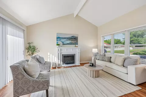 Living - 2 Beecher Pl, Sterling, VA 20164 photo 1 of 3