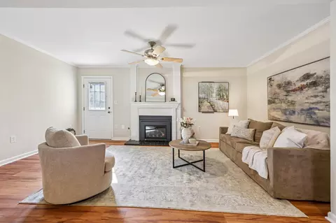 Living - 2 Beecher Pl, Sterling, VA 20164 photo 3 of 3