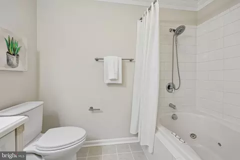 Bath - 2 Beecher Pl, Sterling, VA 20164 photo 4 of 4