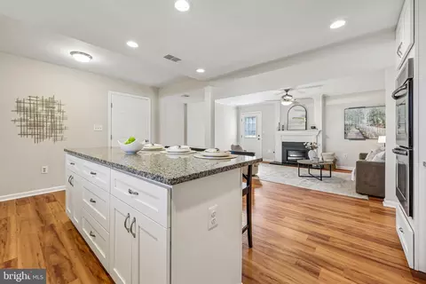 Kitchen - 2 Beecher Pl, Sterling, VA 20164 photo 4 of 8