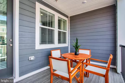 Exterior - 42657 Darala Dr, Ashburn, VA 20147 photo 1 of 6