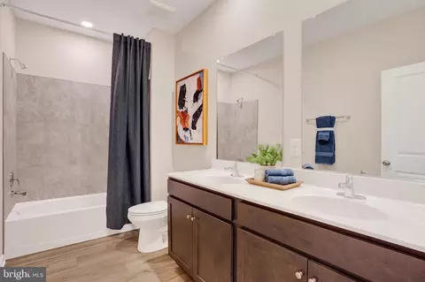 Entry Way - 42657 Darala Dr, Ashburn, VA 20147 photo 6 of 10