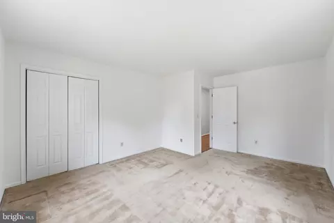 Bedroom - 38376 Downs Ct, Hamilton, VA 20158 photo 6 of 8
