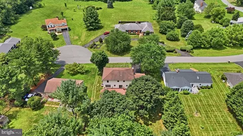 View/Area - 38376 Downs Ct, Hamilton, VA 20158 photo 6 of 6