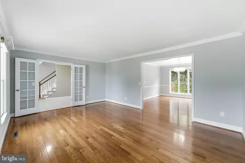 Living - 38376 Downs Ct, Hamilton, VA 20158 photo 5 of 7