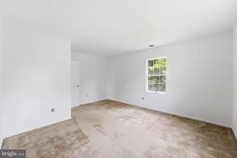 Bedroom - 38376 Downs Ct, Hamilton, VA 20158 photo 5 of 8