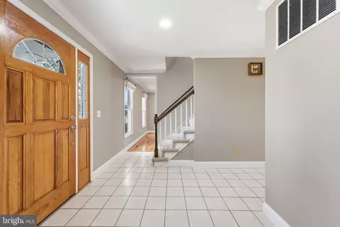 Entry Way - 38376 Downs Ct, Hamilton, VA 20158 photo 2 of 5