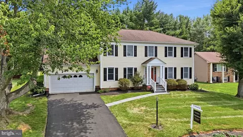 Exterior - 38376 Downs Ct, Hamilton, VA 20158 photo 4 of 11