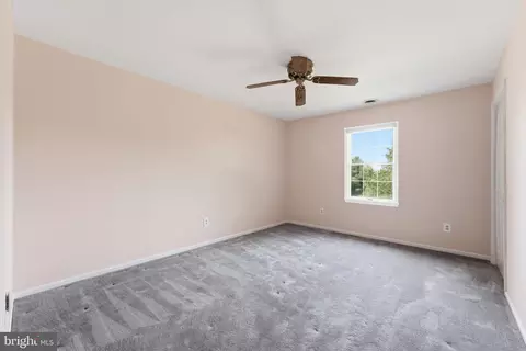 Bedroom - 38376 Downs Ct, Hamilton, VA 20158 photo 8 of 8