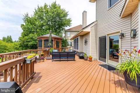 Exterior - 43799 Abbott Pl, Ashburn, VA 20147 photo 8 of 24