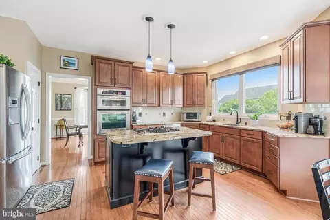 Kitchen - 43799 Abbott Pl, Ashburn, VA 20147 photo 1 of 10